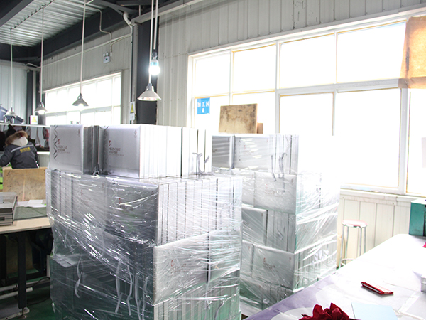 包裝盒廠(chǎng)里