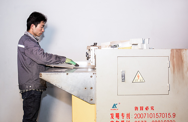 鄭州禮品包裝盒廠家告訴你單支盒是這樣做出來的