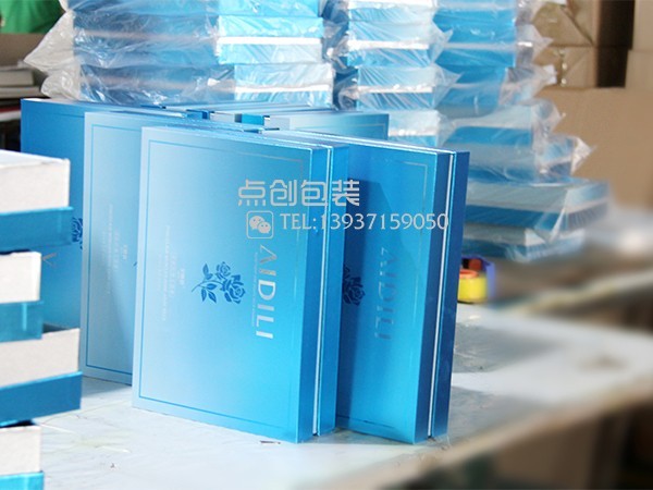 天地蓋套印在護(hù)膚品盒訂做中的效果